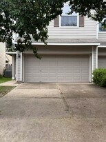 16623 Newglen Ln in Houston, TX - Building Photo