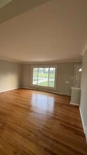 3780 Hetzel Dr in Parma, OH - Building Photo - Building Photo