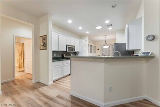 2565 Leighton Ave in Henderson, NV - Building Photo - Building Photo