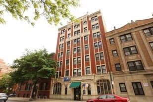 545 W Belmont Ave, Unit M8 in Chicago, IL - Building Photo