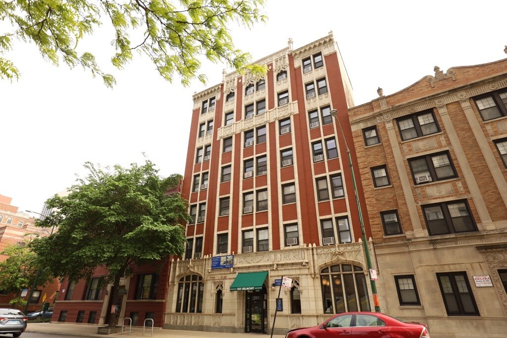 508 W Belmont Ave in Chicago, IL - Building Photo