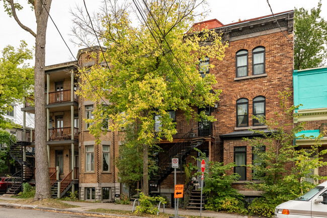 127 Simon-Napoléon-Parent Av in Québec, QC - Building Photo - Building Photo