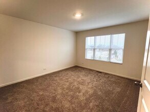 217 Goldenrod Dr in Elgin, IL - Building Photo - Building Photo