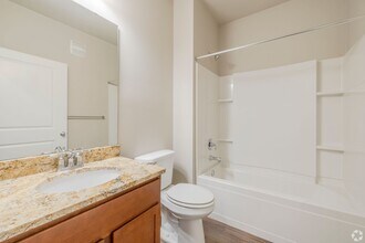 8755 Hanna Ln NE in Lacey, WA - Building Photo - Building Photo