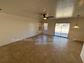 770 W Firehawk Dr in Green Valley, AZ - Building Photo - Building Photo