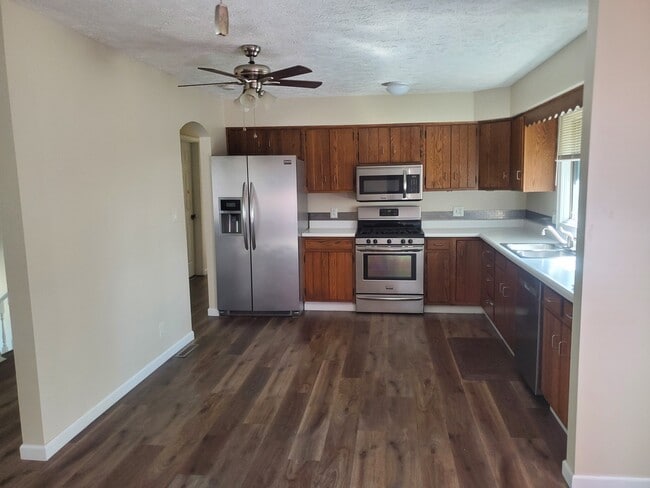 23 Kenfield Cir in Bloomington, IL - Building Photo - Building Photo
