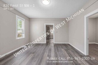 820 First St NW in Grand Rapids, MI - Building Photo - Building Photo