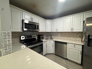 4969 Sable Pine Cir in West Palm Beach, FL - Building Photo - Building Photo