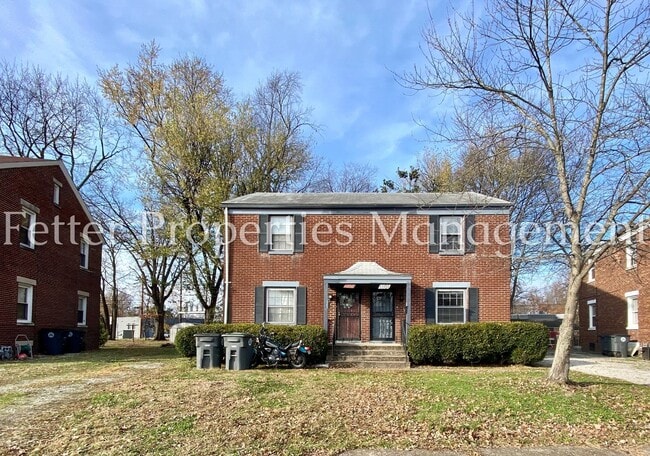 property at 1101 1103-1103 MacArthur Cir