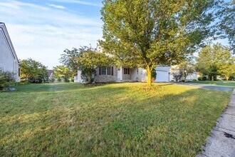 5935 Pondview Ct in Hilliard, OH - Building Photo - Building Photo