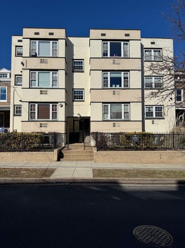 property at 723 Longfellow St NW