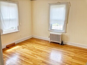 115 Putnam St, Unit 2 in Quincy, MA - Foto de edificio - Building Photo