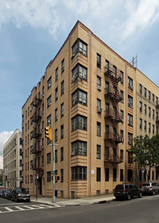 2237 Morris Ave in Bronx, NY - Building Photo