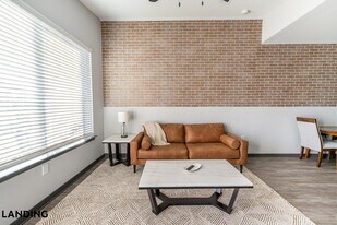 8511 Myslak Wy, Unit 8512-303 in Pensacola, FL - Building Photo