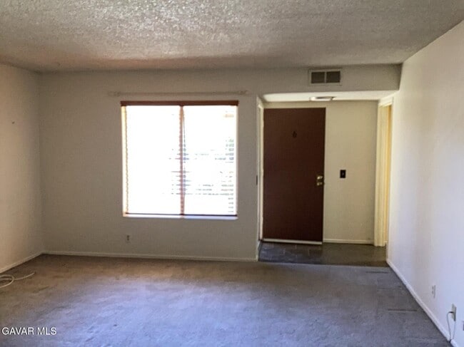 42935 15th St W in Lancaster, CA - Building Photo - Building Photo