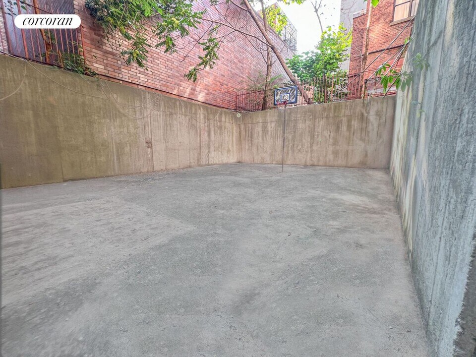25 Loisaida Ave in New York, NY - Building Photo
