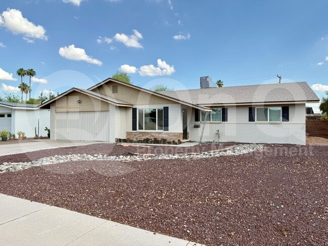 property at 537 E Laguna Dr