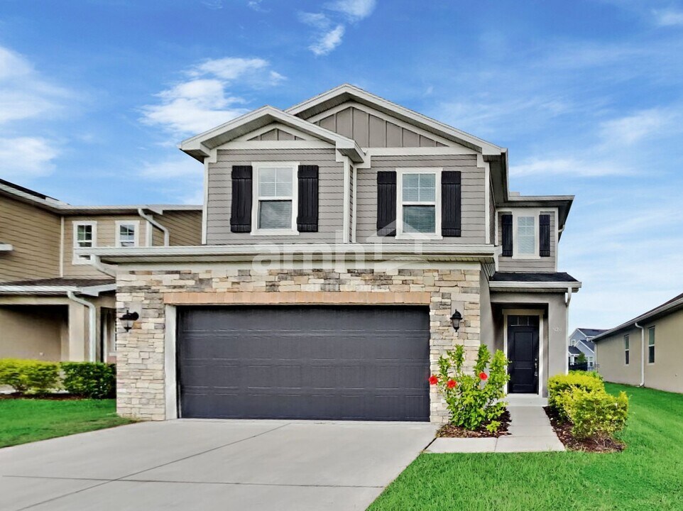 920 Walden Pond Dr in Plant City, FL - Building Photo