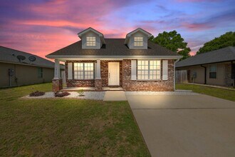 5176 Carmell Ridge Cir in Milton, FL - Building Photo - Building Photo