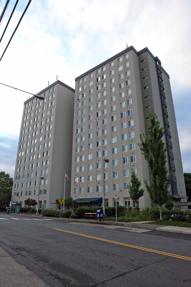 Hollywood East Apartments in Portland, OR - Building Photo - Building Photo