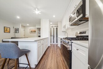 1000 Knapps Hwy in Fairfield, CT - Building Photo - Building Photo
