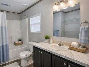 7087 Greenbrier Village Dr in Lakeland, FL - Building Photo - Building Photo