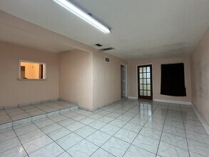 2521 Kingsland Ave in Orlando, FL - Foto de edificio - Building Photo