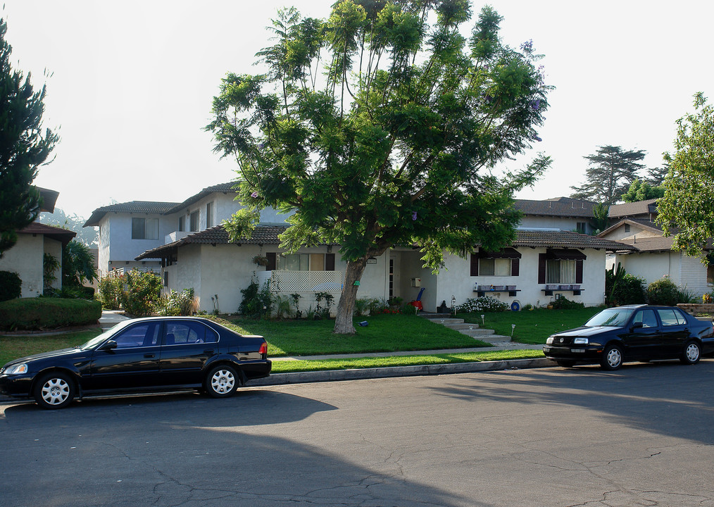 573 S Fashion Park St in Orange, CA - Building Photo