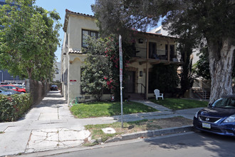 661 S Cloverdale Ave in Los Angeles, CA - Building Photo - Primary Photo