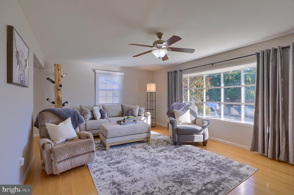 33 WEST Ave in Shiremanstown, PA - Building Photo