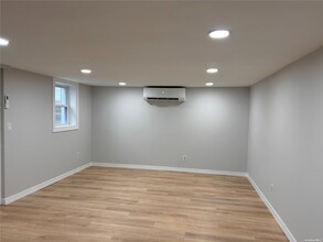 660 Great Neck Rd in Copiague, NY - Building Photo - Building Photo
