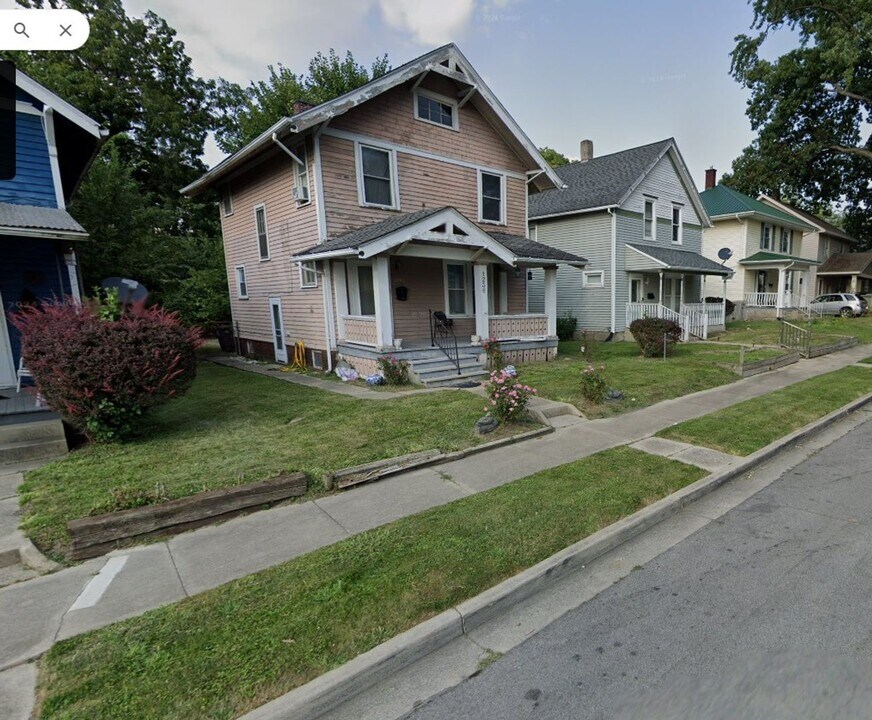 1236 Kinsmoor Ave in Fort Wayne, IN - Building Photo