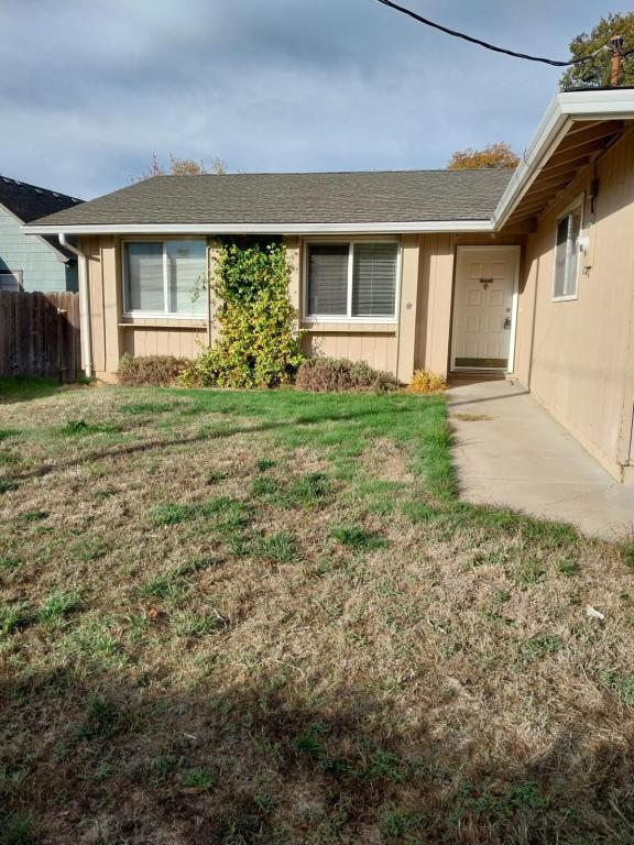 716 NE 12th St in Grants Pass, OR - Building Photo - Building Photo