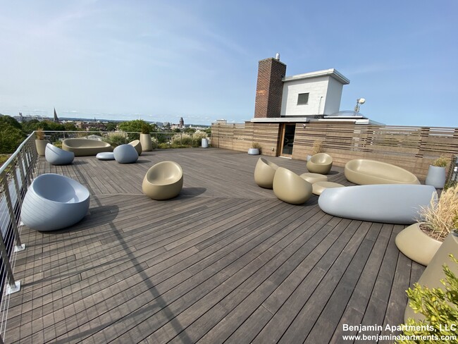 334 Harvard St, Unit E4 in Cambridge, MA - Foto de edificio - Building Photo