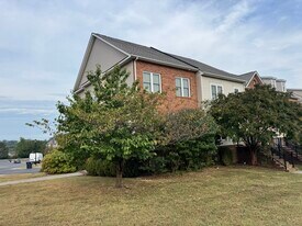 2195 Deyerle Ave in Harrisonburg, VA - Building Photo