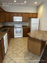 3025 21 Ct W in Bradenton, FL - Building Photo - Building Photo