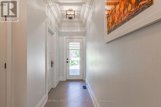 1329 Cumnock Crescent in Oakville, ON - Building Photo - Building Photo