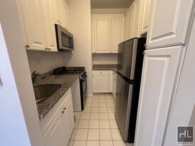 WEST 72 STREET in New York, NY - Building Photo