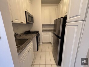 WEST 72 STREET in New York, NY - Building Photo - Building Photo