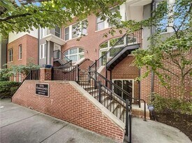 745 Fountainhead Ln NE in Atlanta, GA - Building Photo