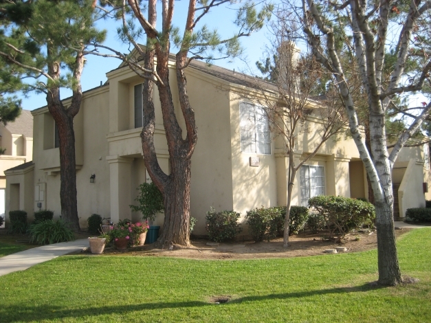 Terrace Pines Townhomes in Grand Terrace, CA - Building Photo