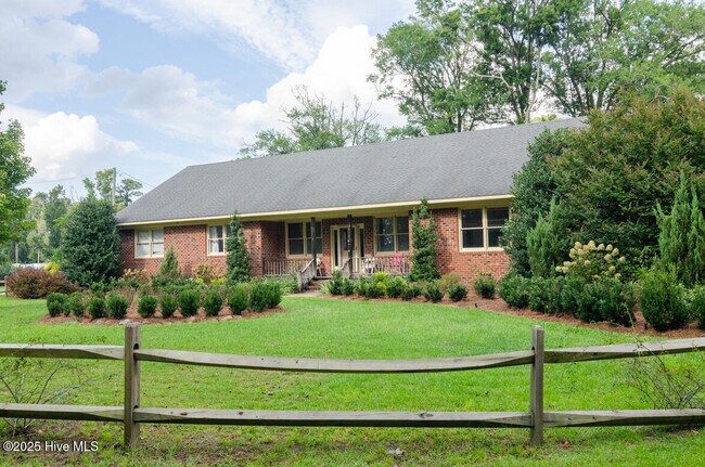 2120 Old Winter Park Rd in Wilmington, NC - Building Photo - Building Photo