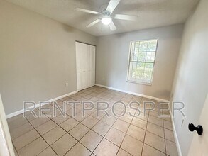 6075 Village Cir S in Orlando, FL - Building Photo - Building Photo