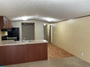1000 Dickinson MHP in Charleston, WV - Building Photo - Building Photo