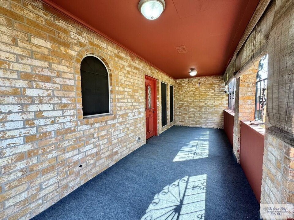 15 Highland Park Ave in Mission, TX - Building Photo