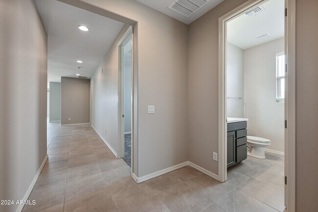 24139 W Hess Ave in Buckeye, AZ - Building Photo - Building Photo