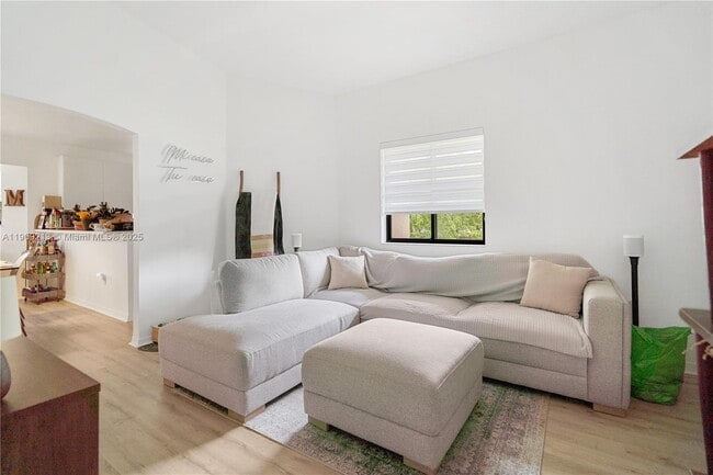 22731 SW 88th Pl in Cutler Bay, FL - Building Photo - Building Photo