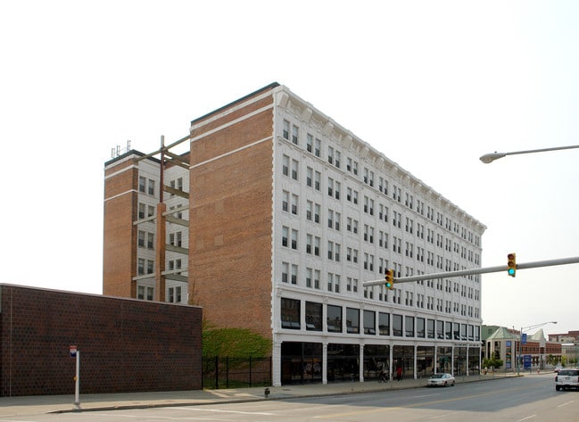 The Roosevelt in Buffalo, NY - Building Photo - Building Photo