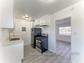 1731 Pico Blvd in Santa Monica, CA - Foto de edificio - Building Photo