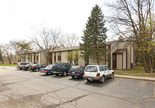 Mill Pond Apartments in Brighton, MI - Building Photo - Building Photo